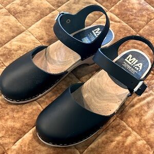 Black clogs MIA. Size 38, size 7 (US)